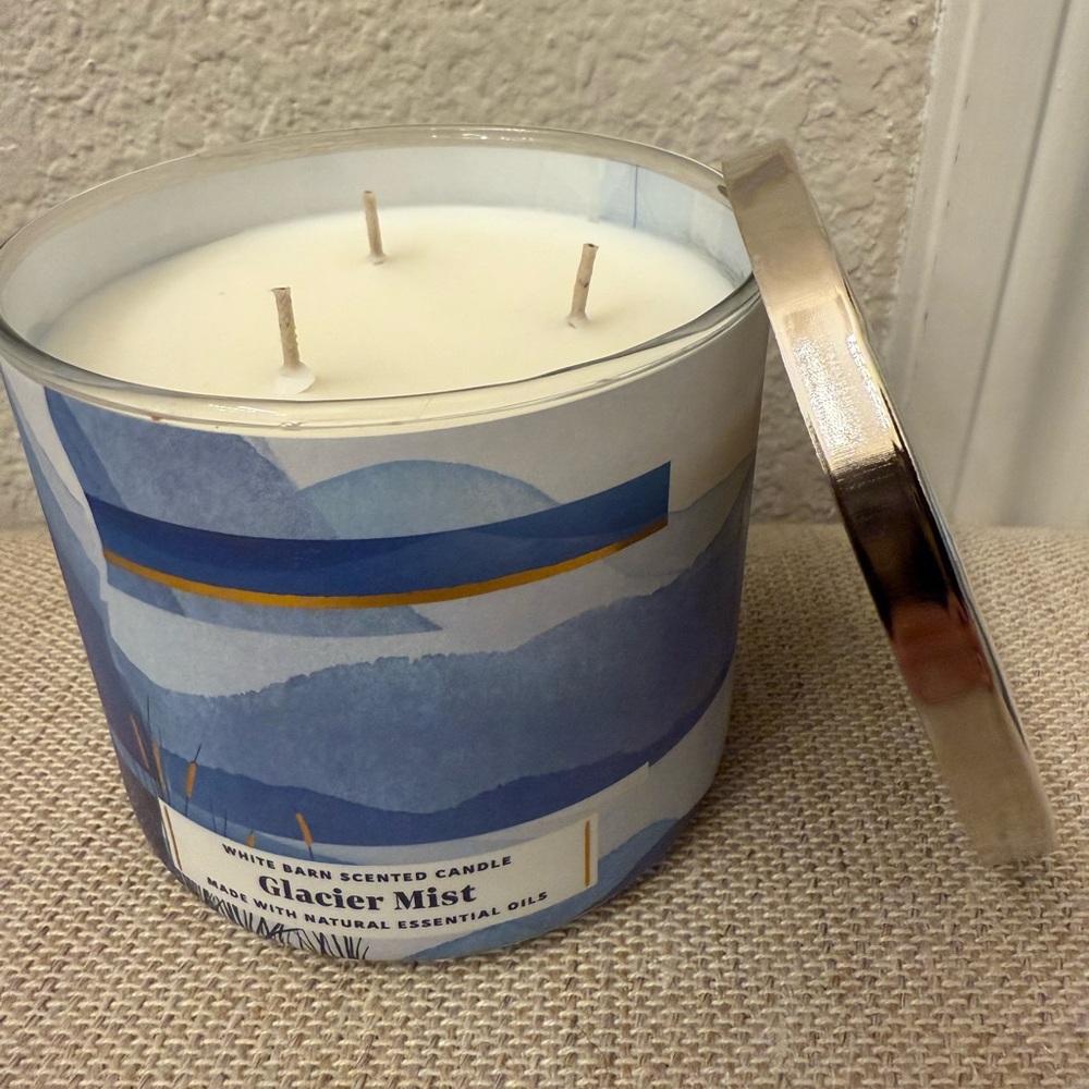 Bath & body work Glacier Mist Large 3-Wick Candle New